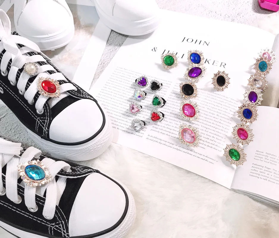 

1PCS Shiny Rhinestones Buckle Shoelaces Decoration Shoes Accessories Pearl Love Shiny Rhinestones Kids Women Charm PVC