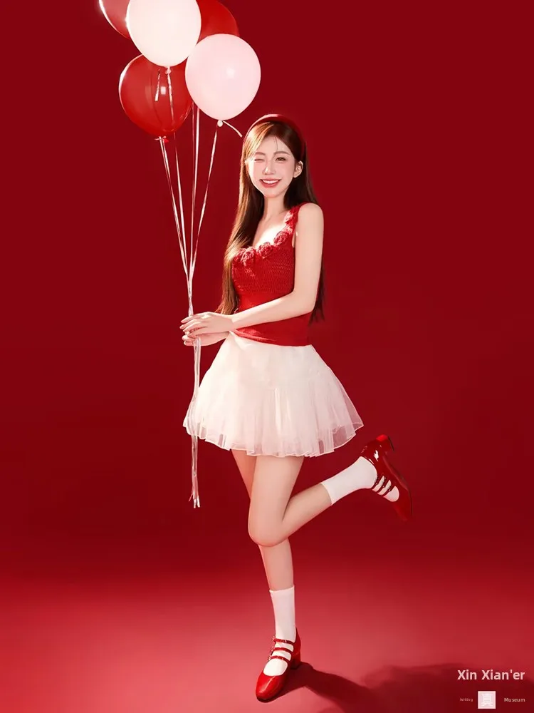 

Red Birthday Theme Photography Clothing Sweet Art Photo Studio New Style Korean Magazine Style Props for Ladies Fashion Show