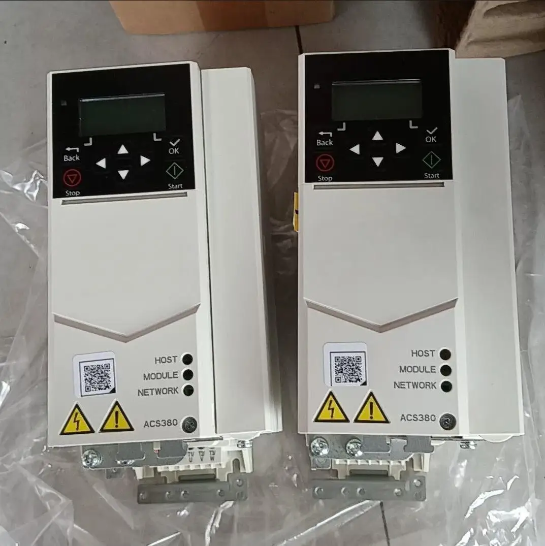 

ACS380-040C-02A6-4+K475 99% новый и оригинальный инвертор