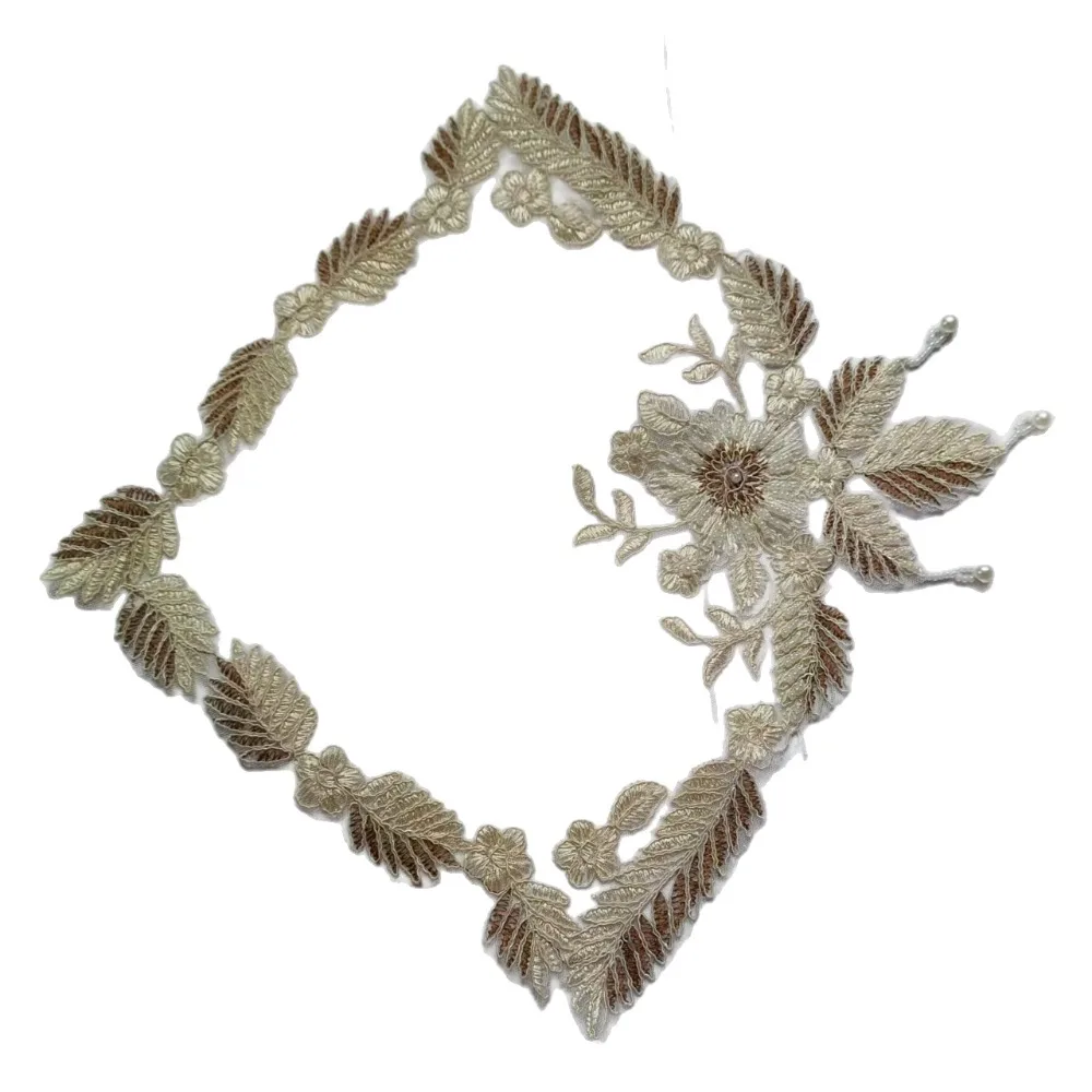 Beautiful Floral Doily Leaf Pattern Bead Embroidery 28cm Square Decorative Mat for Table