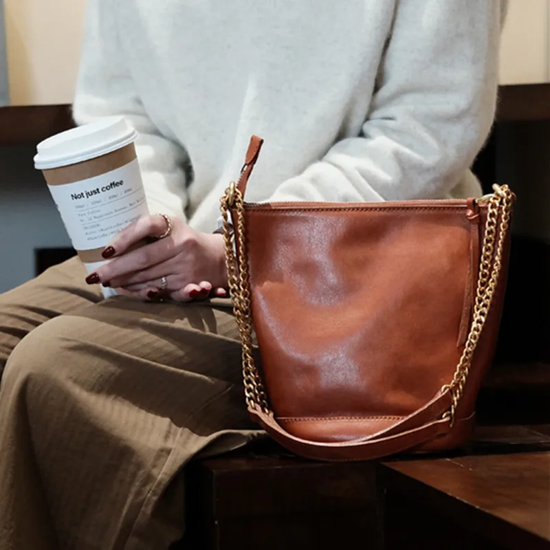 Vintage Genuine Leather Women's Bag Commuter Soft Leather Underarm Bag Chain Bucket Bag Single Shoulder Crossbody Bags 2024 new