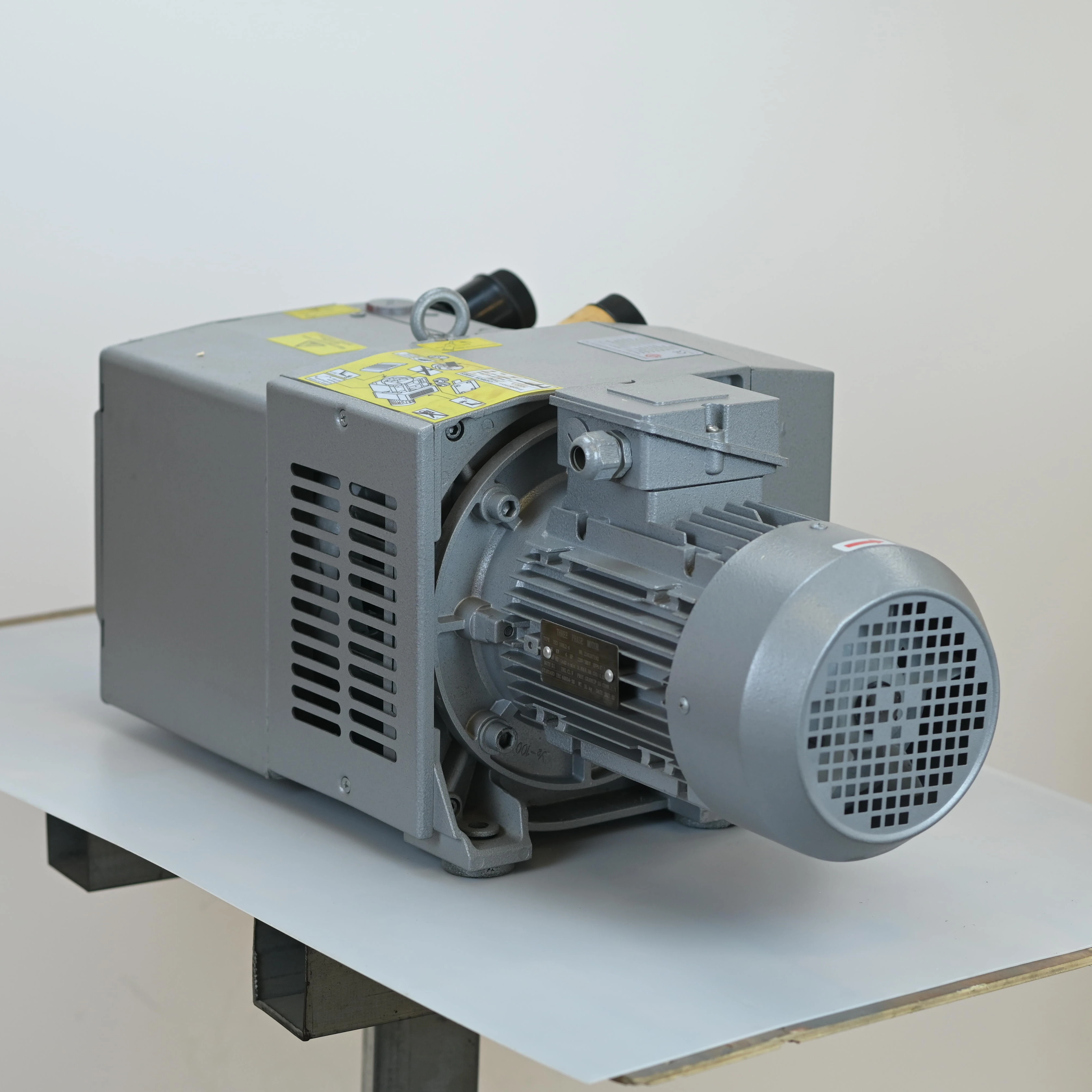 380 فولت 80 م 3 / ساعة -0.6 ميبار 600 بار مضخة تفريغ بدون زيت للمصنع الصيني الصناعي KVF80 مضخة تفريغ دوارة جافة