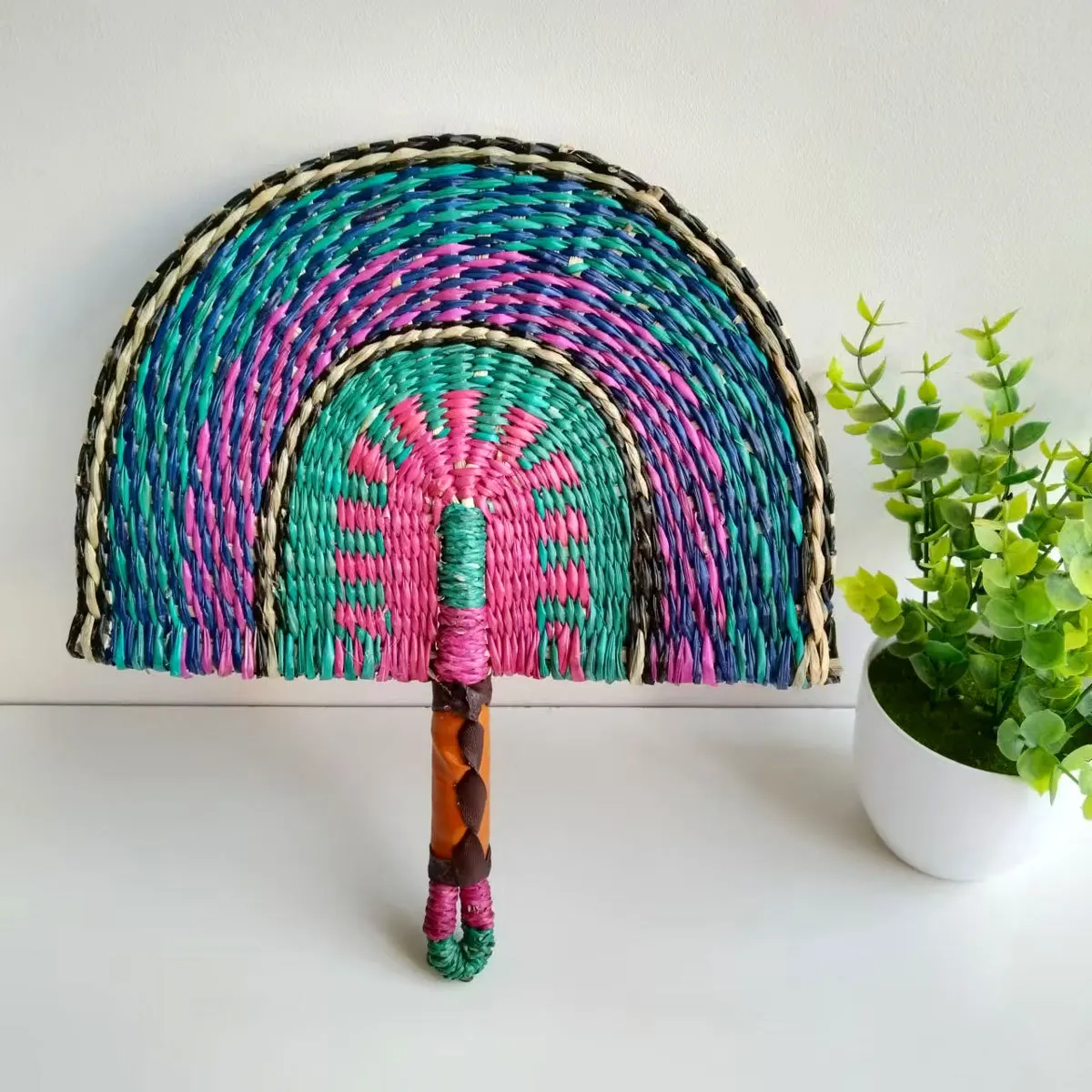 Summer Handheld Woven Straw Fan Handwoven Grass Fan Handmade Cooling Fan Nordic Hanging Wall Decorations for Home Bedroom Decor