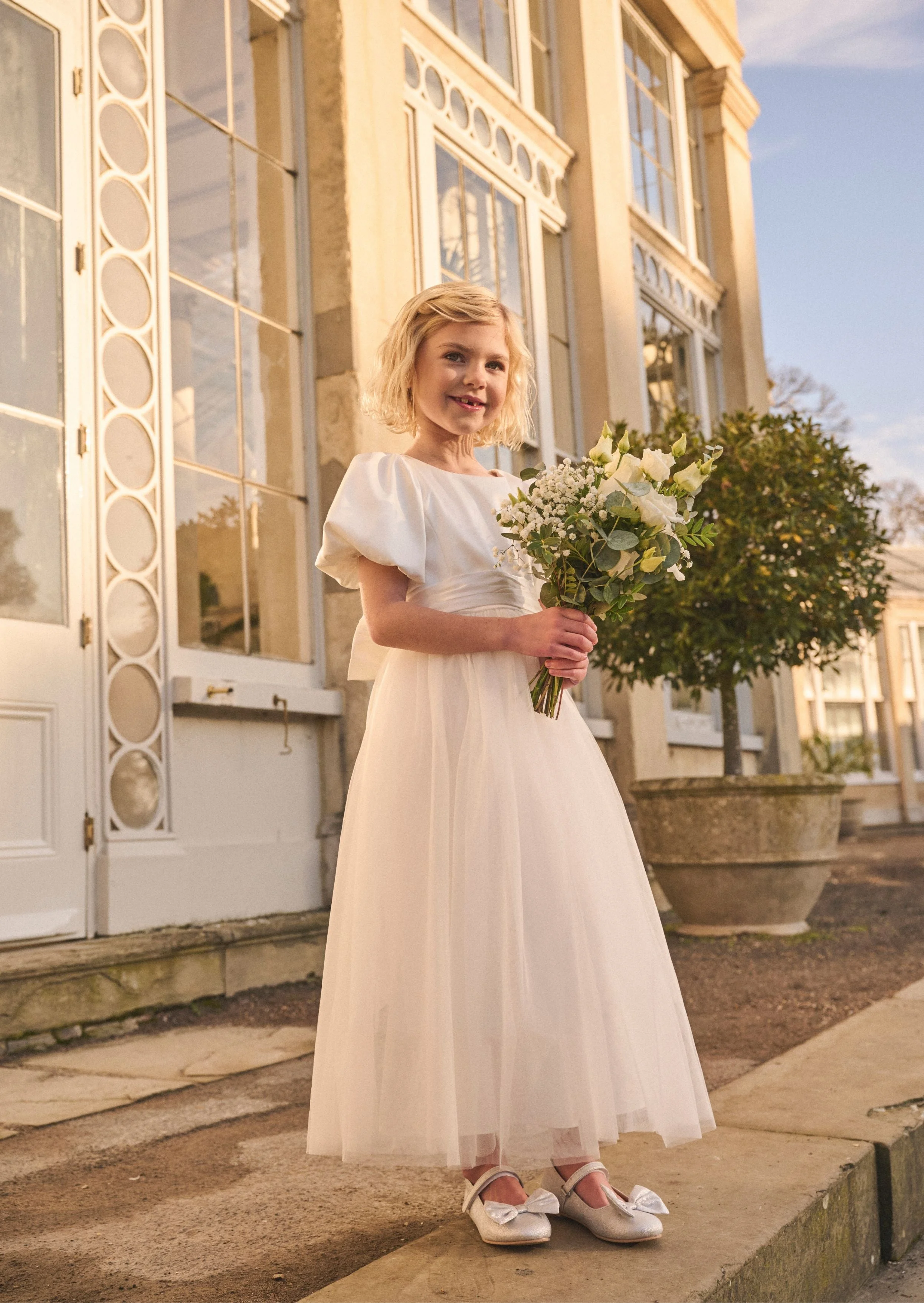 Girls White Puff Sleeve Spliced ​​Tulle skirt Dress Big Bow Pearl Back First Communion Flower Girl Dress Wedding Birthday Party