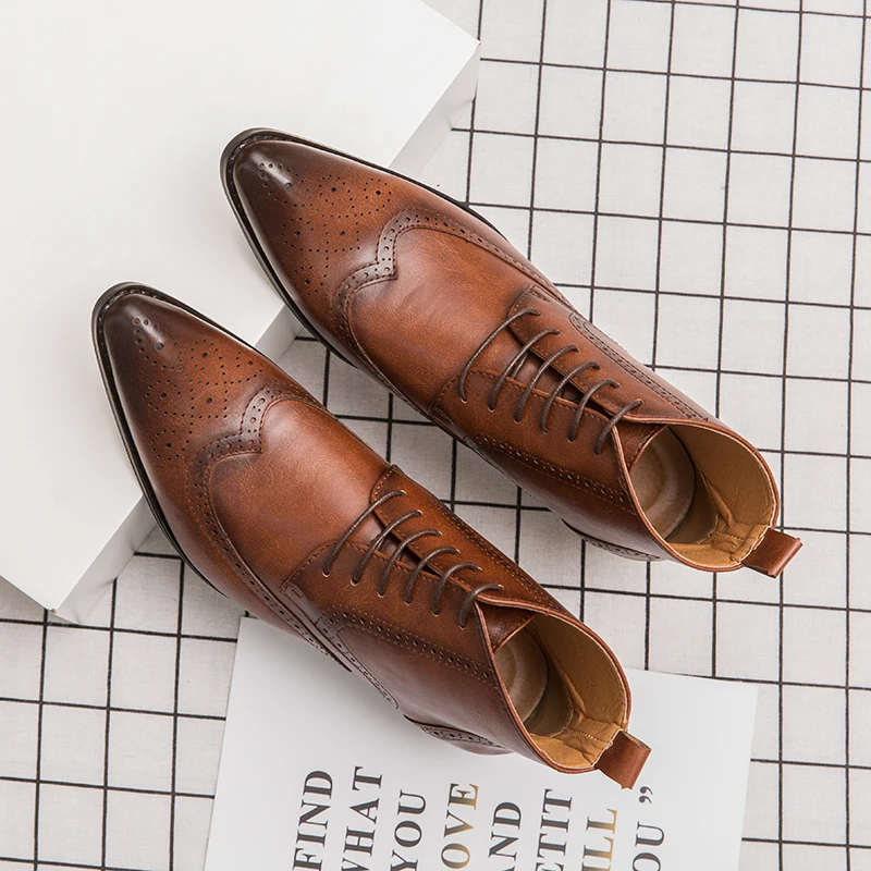 

Spring Autumn Men Casual Carved Business Boots Pointed and Breathable Suitable for Weddings and Parties Fashionable Short Boots