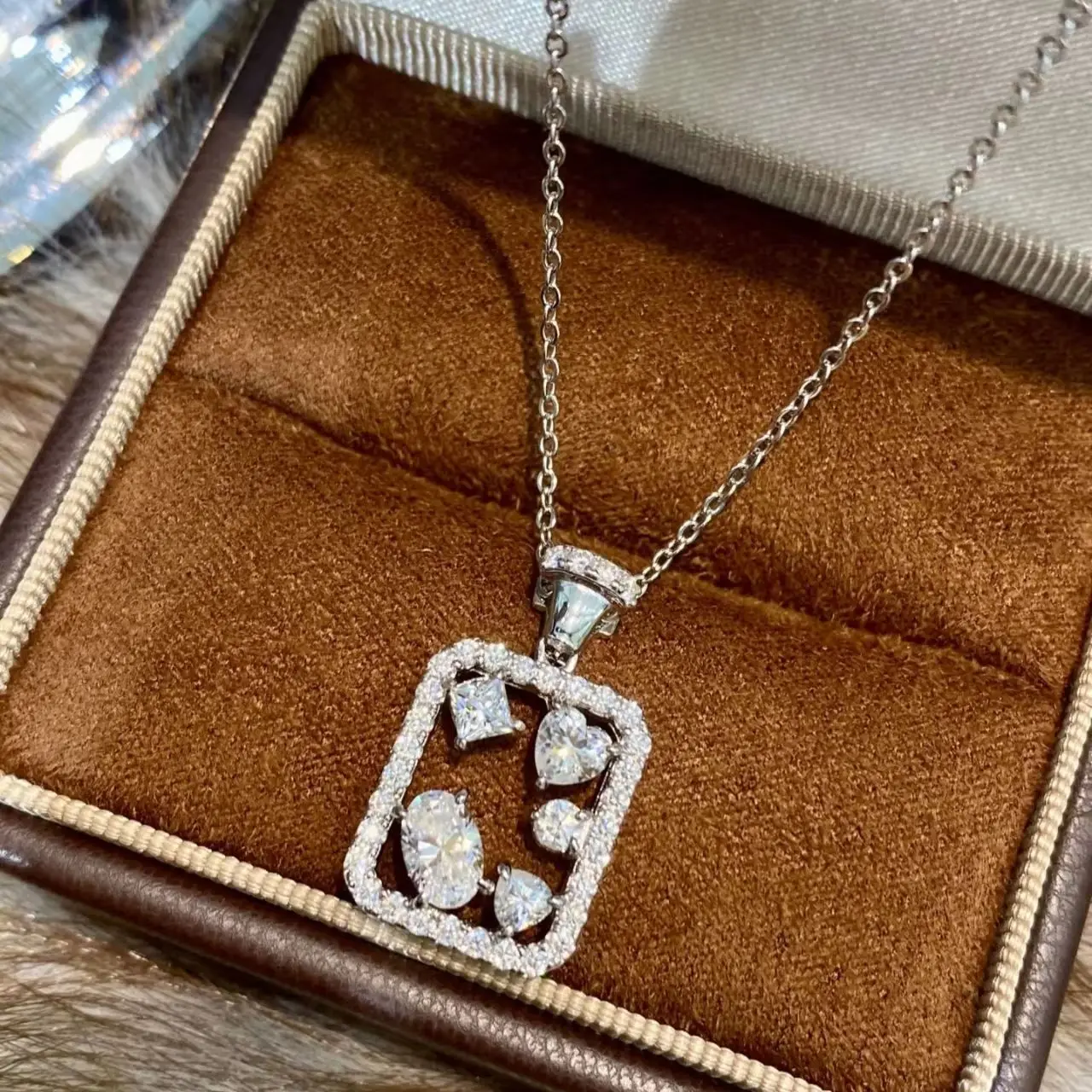 S925 Silver Plated 18K Gold Moissanite Diamond Magic Bottle Necklace 1.4ct For Women Daily Wear