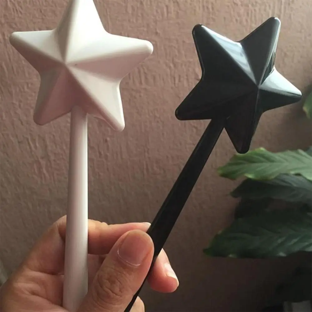 Creative Plastics Salt Shakers Star Long Hand Condiment Jar Utensils Refillable Household Salt Pepper Magic Wands BBQ Supplies