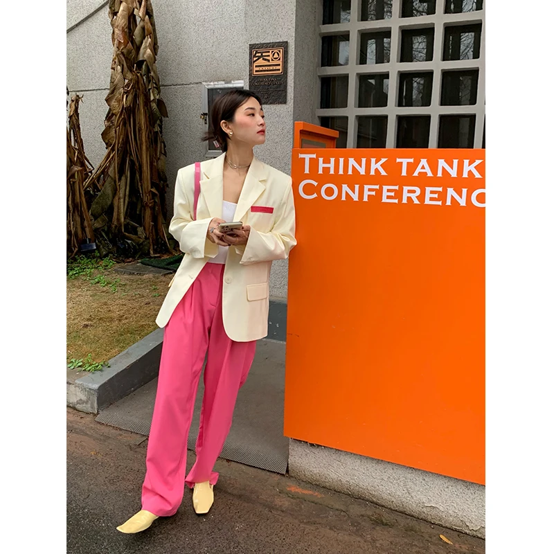 

Модный женский костюм с широкими брюками, повседневный комплект из двух предметов, стильный ансамбль из полиэстера для женщин 25-35 лет, весенний сезон