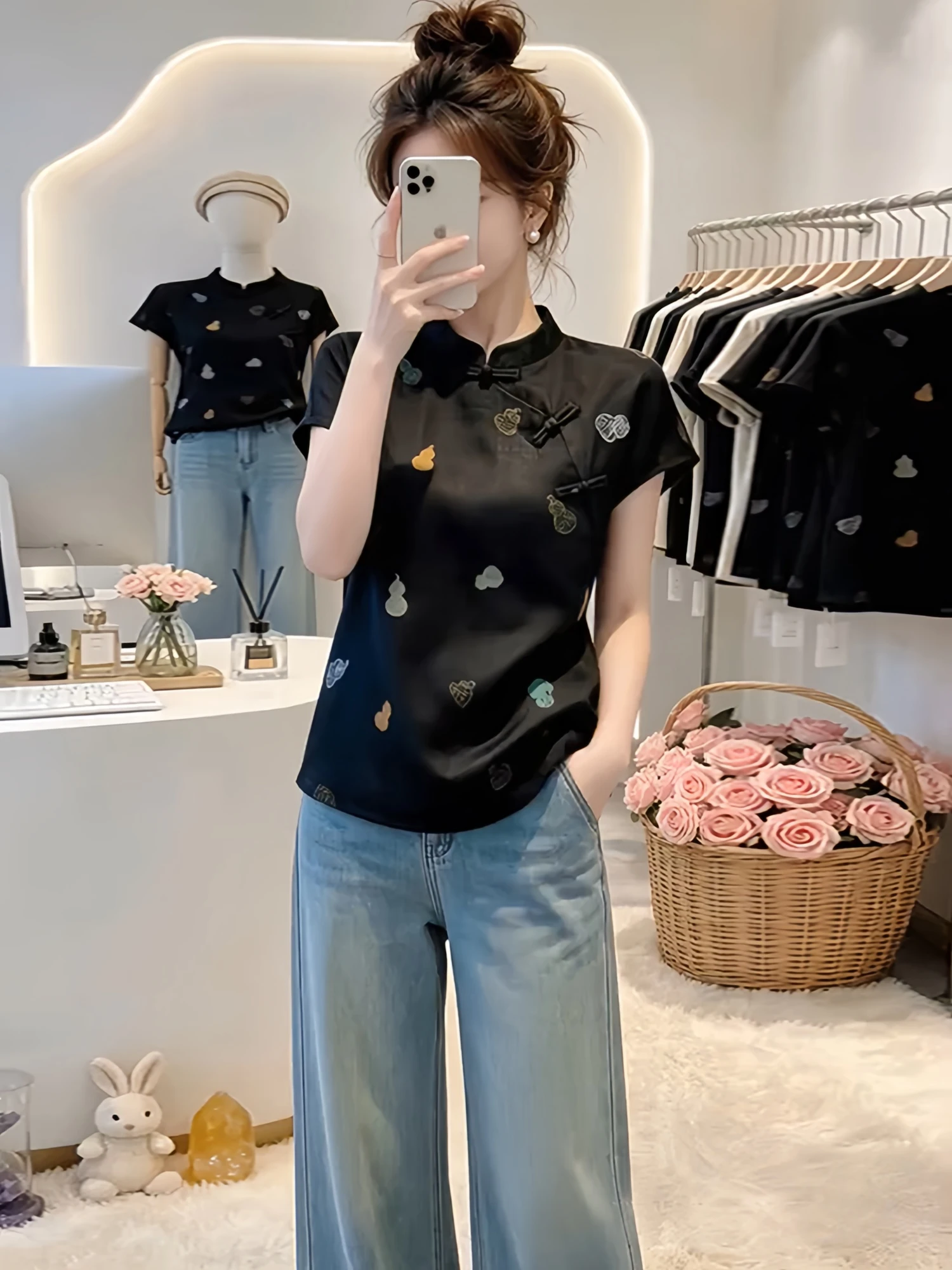 New Chinese Style Women's Shirt with Button Design Beautiful Unique Fashionable Summer 2026 Breathable Loose Fit Casual Wear