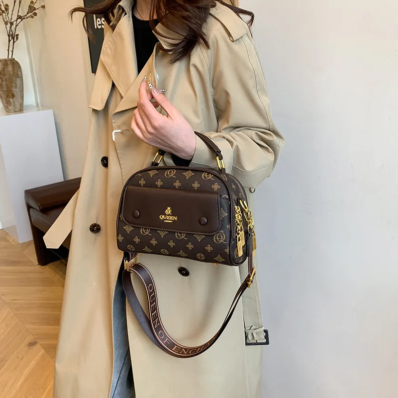 

Winter Premium Crossbody Bag - Geometric Design, Contrast Stitching, Soft PU Leather, Compact & Lightweight, Chic Formal Wear