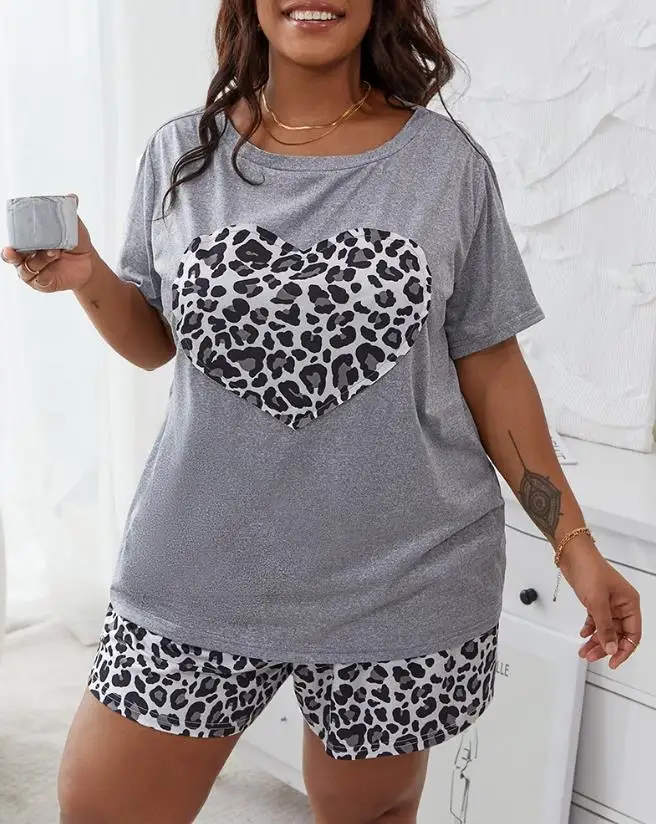 Soft and Skin Friendly Style Home Shorts Set for Women 2024 Summer Round Neck Plus Size Leopard Heart Print Pajamas Set