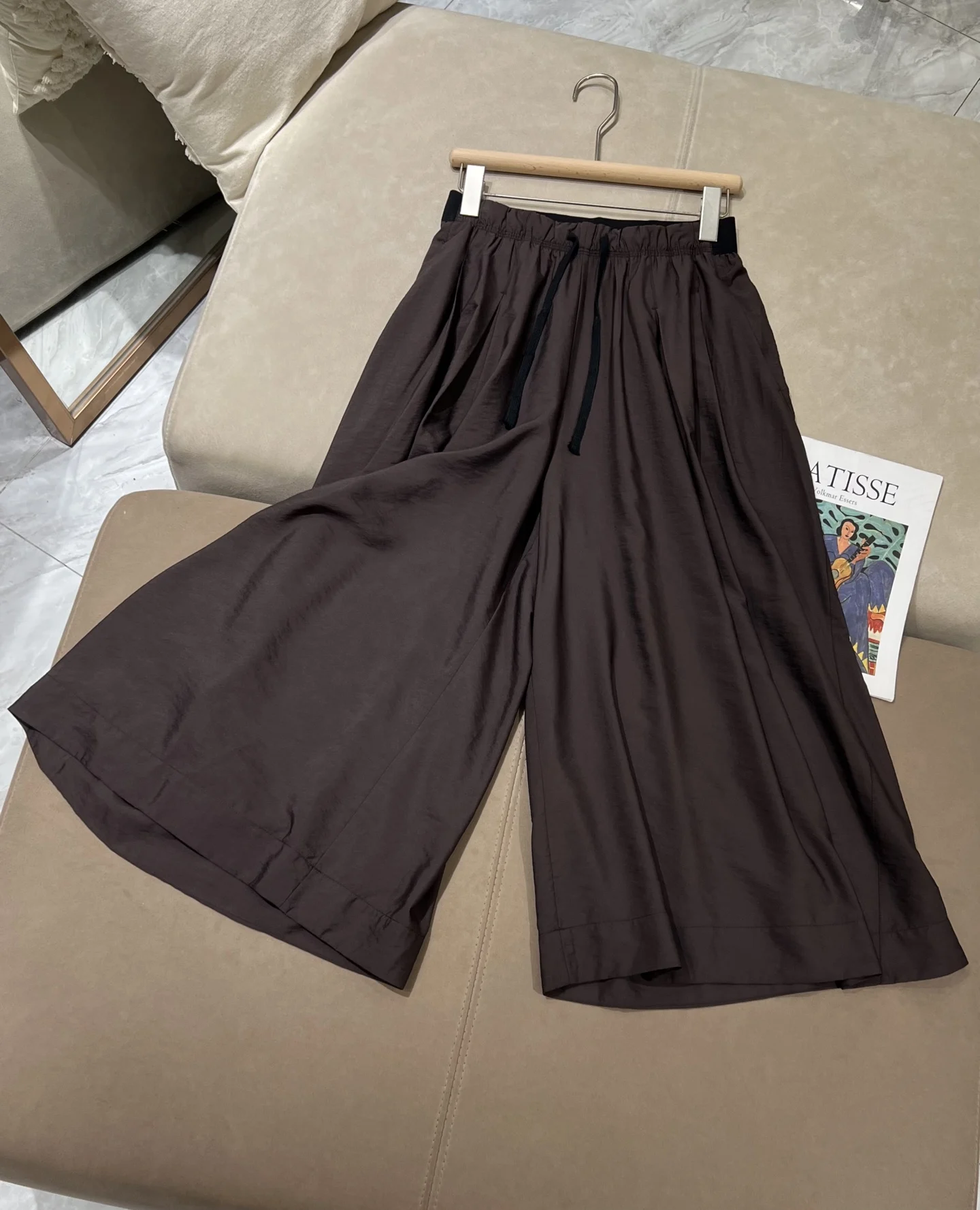 2026 Spring/Summer New Arrival: High-Quality, Stylish, and Casual Women's Drawstring Culottes (Wide-Leg Silhouette)