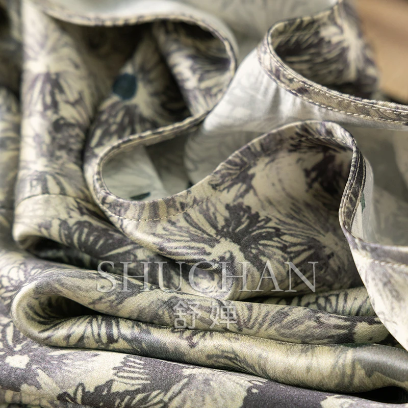 stile scorrevole, armadietto magico, taglio obliquo, lavaggio con sabbia, abito con stampa in raso crêpe tinta unita di seta, donna 57B6