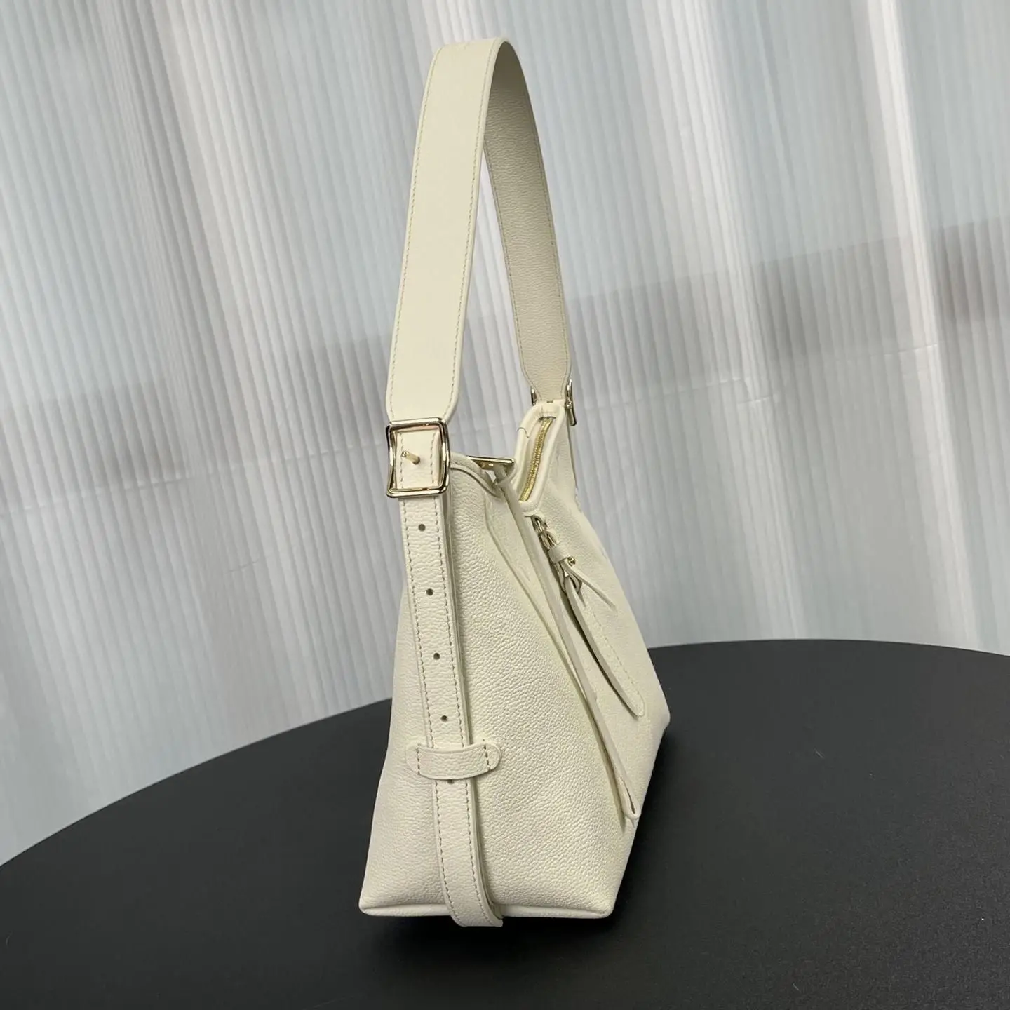 Off White Pebbled Leather Slouchy Hobo Shoulder Tote Bag, Dual-Way Adjustable Knotted Strap Work Bag with Matching Detachable Coin Pouch, Luxury Designer Inspired Neutral Fresh Daily Commute Handbag