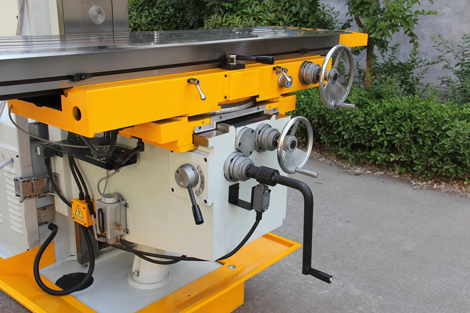 LM-1450B TTMC آلة طحن عالمية Fresadora Mixta حجم الطاولة 1630x360، ISO50 المغزل تفتق الطحن الأفقي والرأسي