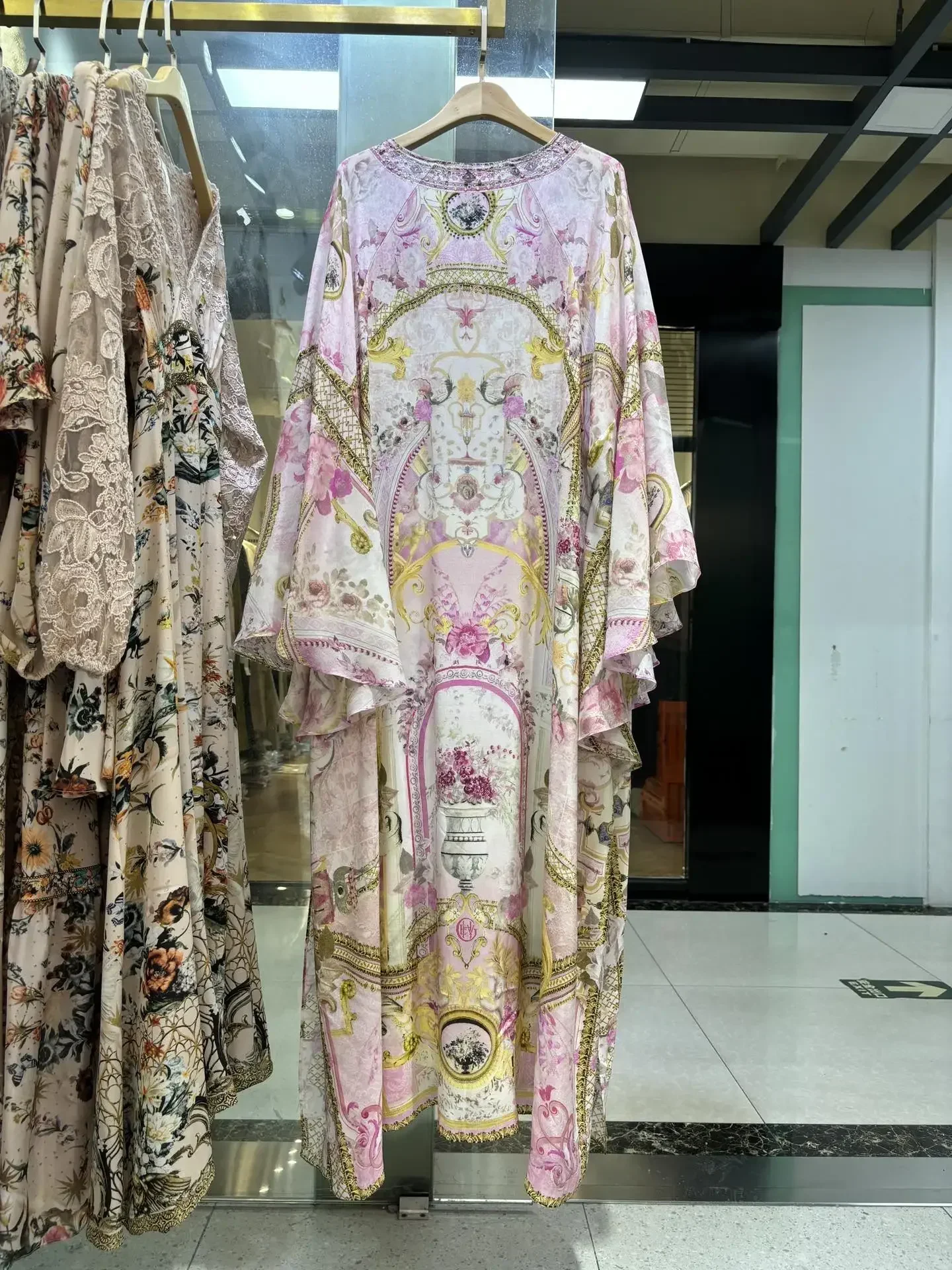 Robe longue rose en perles de cristal pour femmes, imprimé floral, col en v, manches chauve-souris, ample, 100% soie