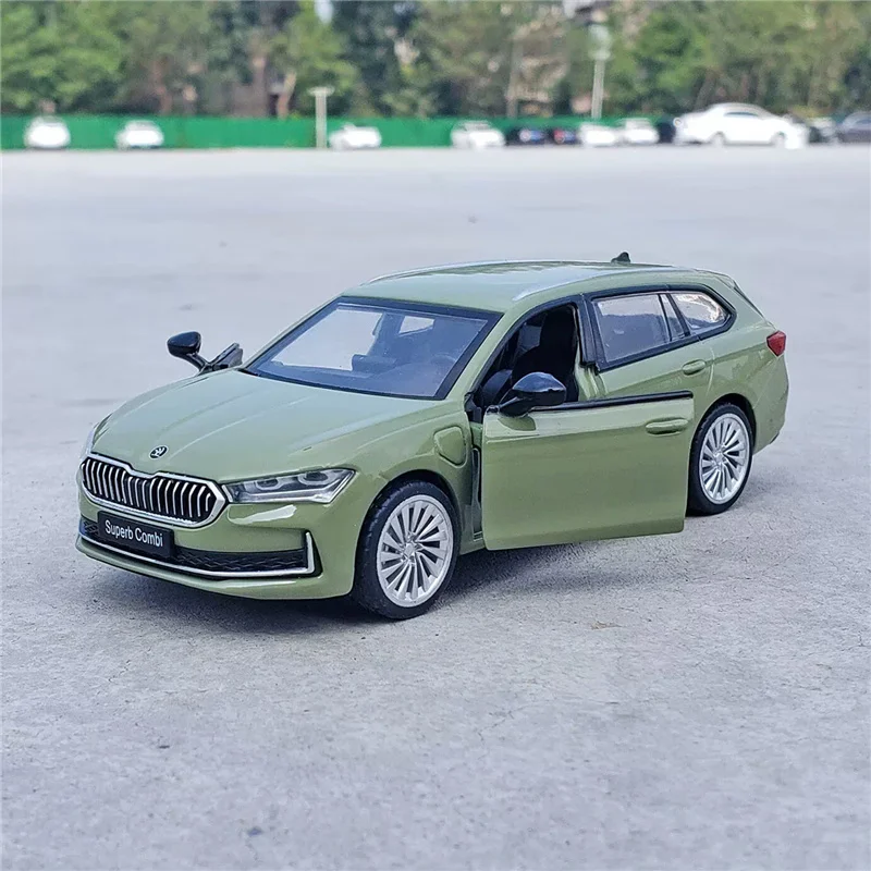 1:43 SKODA SUPERB Combi IV Alloy Station Wagon Car Model Diecasts Metal Vehicles Car Model High Simulation Collection Kids Gifts