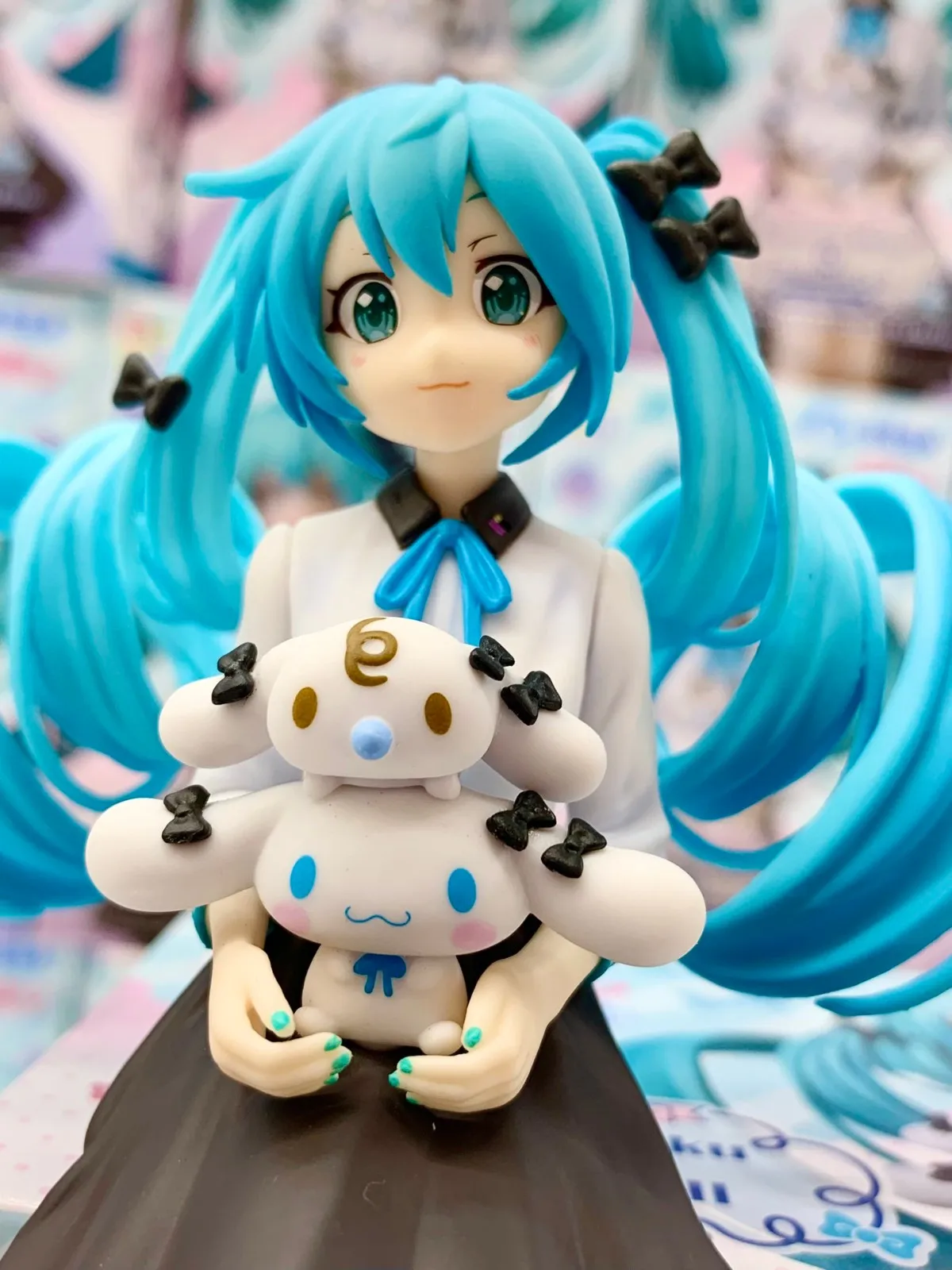 14CM Anime Hatsune Miku Großohriger Hund in Sitzposition PVC-Modelle Actionfigur Dekorationen Spielzeug Geschenk