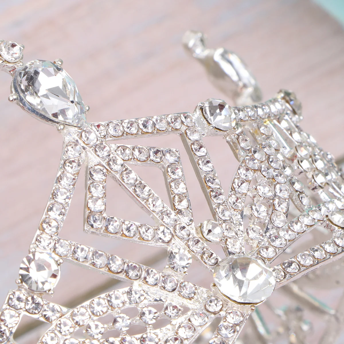 

Retro Rhinestone Large Round Alloy Bridal Headwear For Wedding Bride Women Lightweight Elegant Party Accessory Hair