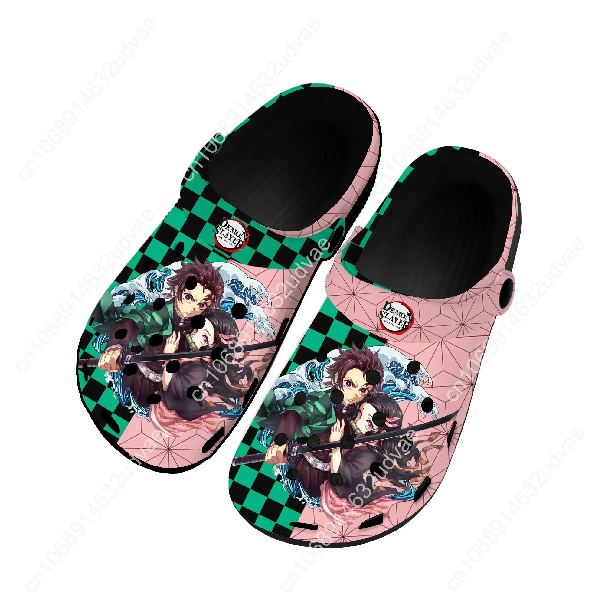 Demon Slayer Kimetsu No Yaiba zuecos de casa, zapatos de agua personalizados, Tanjirou Nezuko, zapatillas de agujero de playa de jardín para adolescentes, hombres y mujeres