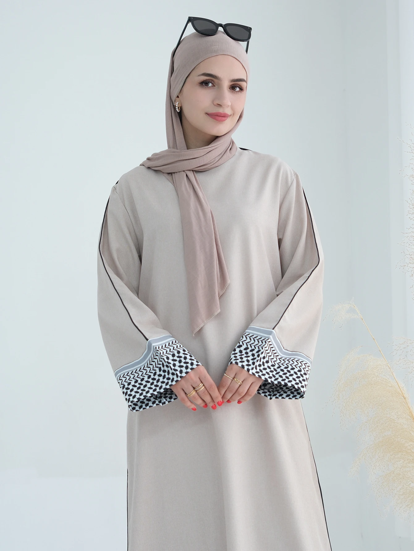 2025 Ramadan Splendido musulmano Medio Oriente Abaya Donna Elegante Cardigan Moda Abito Dubai Lusso Eid Islam Abito lungo Caftano