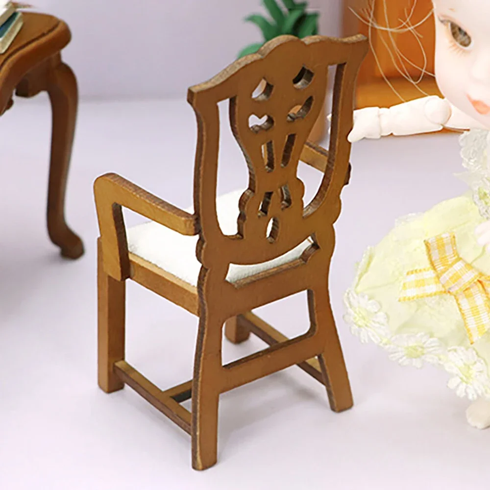 1 stks 1/12 Poppenhuis Miniatuur Accessoires Mini Vintage Fauteuil Meubels Stoel Speelgoed voor Poppenhuis Decoratie ob11