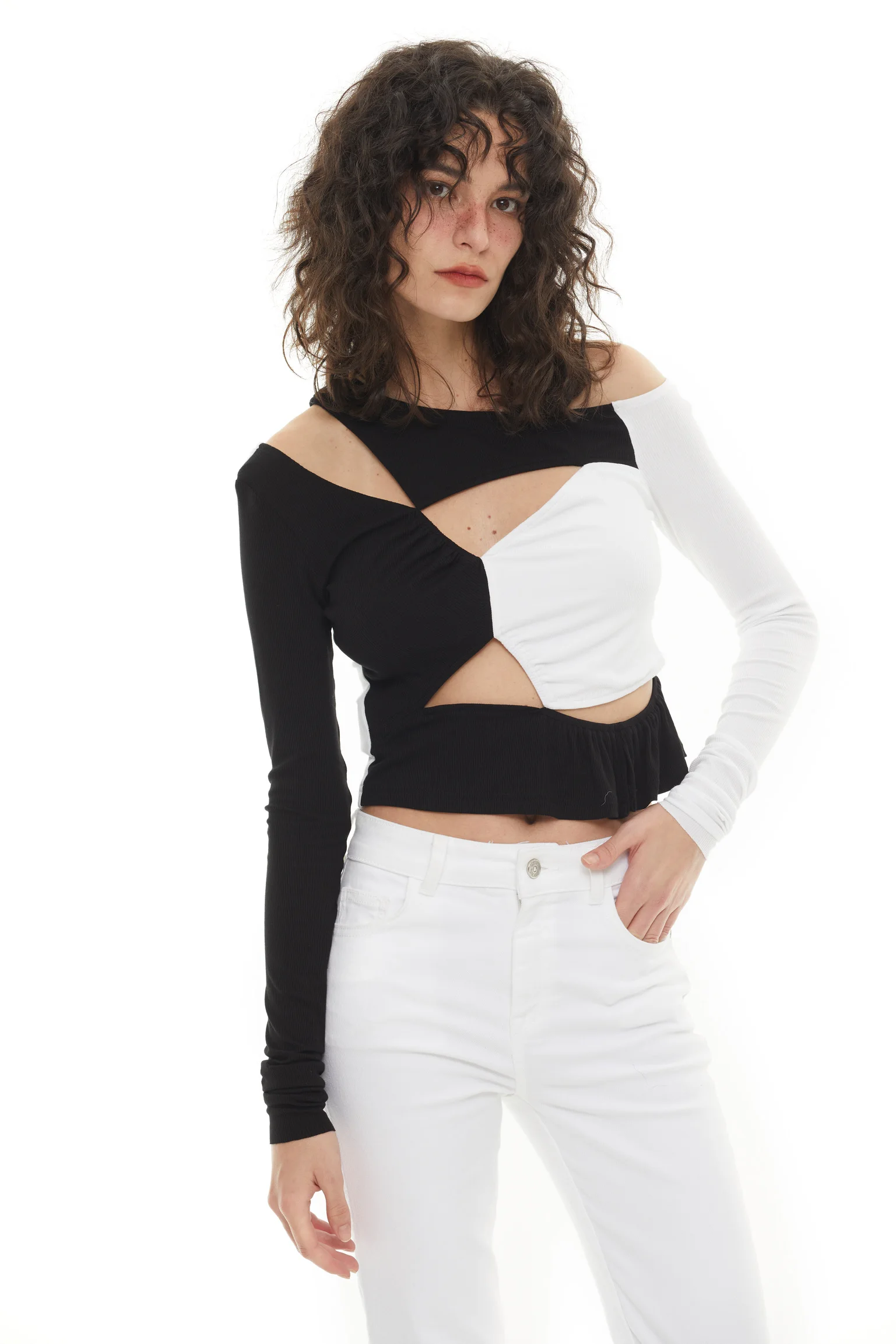 

Women Color Patchwork Hollow Out Design tops Long Sleeve Slim Knitted T-shirt Top 2023 Spring New