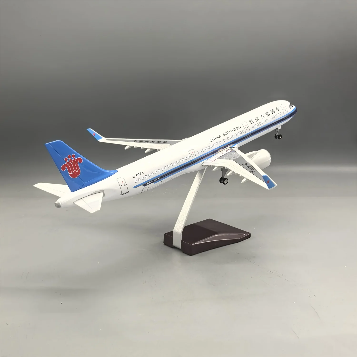 

44cm Airplane Diecast A321neo China Southern Resin Assemble Model Toy 1/100 Scale Aircraft Collection Toys Boys With Lights Base