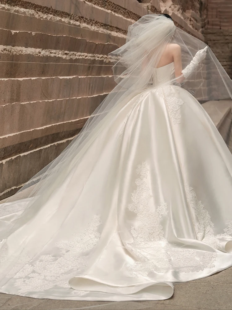 Luxury Satin Bridal Gown 2025 New Sle Off-oulder Long Train Wedding Dr for ort Women Ele Court Sle Korean Version