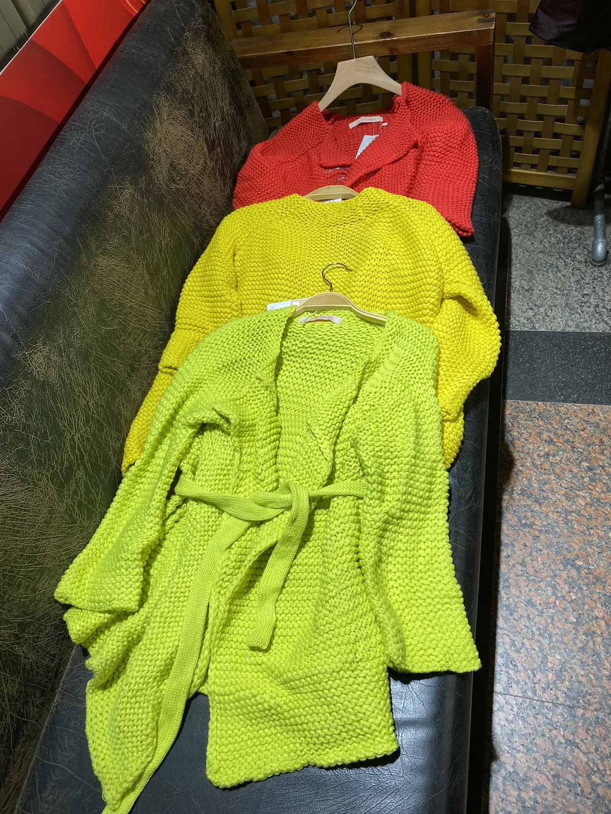 دافئ القطن المتضخم سترة متماسكة الخريف الشتاء سترة صوفية عادية Sle محبوك ملابس خارجية المرأة Faion