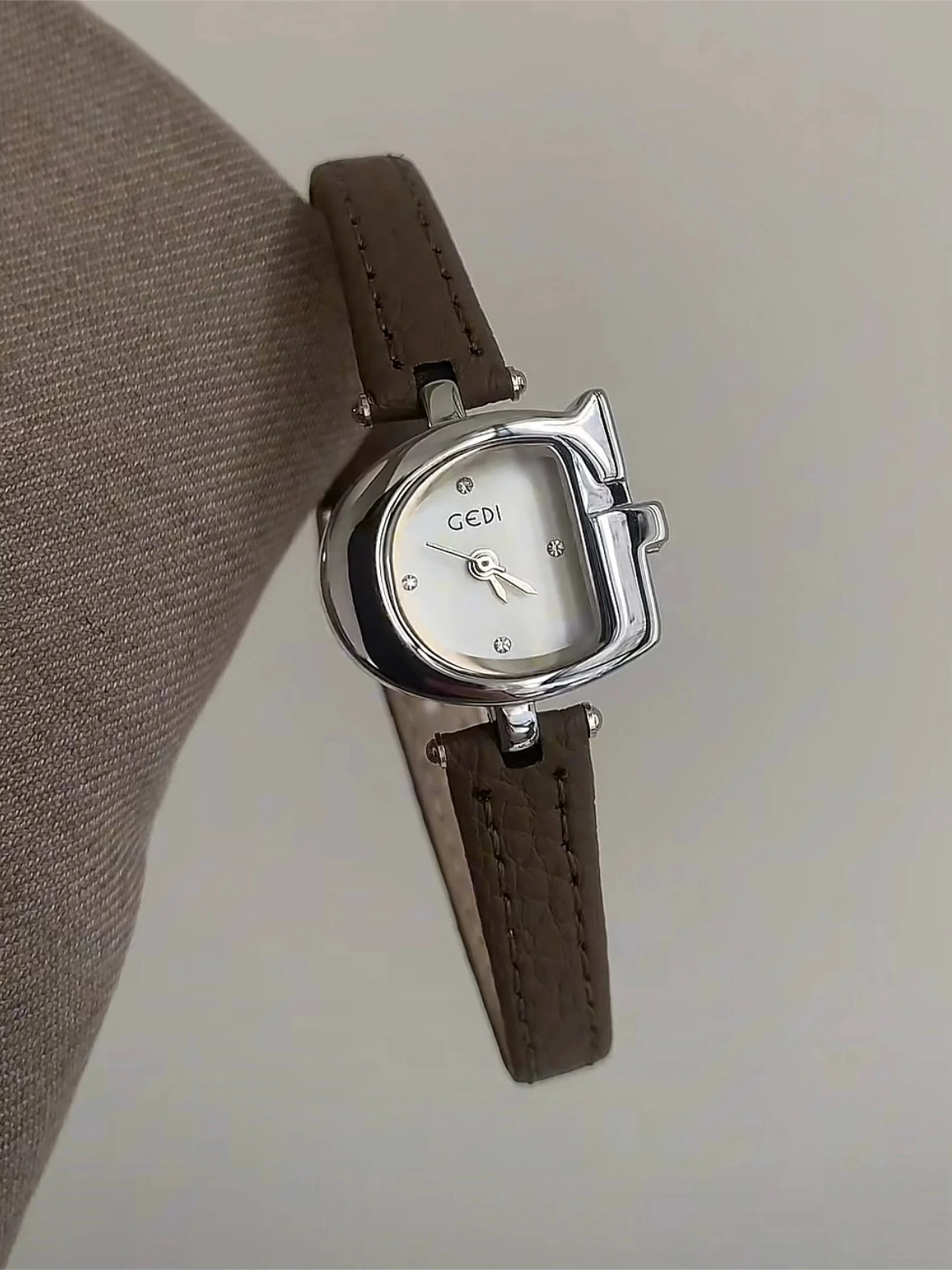 Grey Retro Women's Watch, Exquisite Waterproof Leather Women's Quartz Watch, Daily Casual Wear
