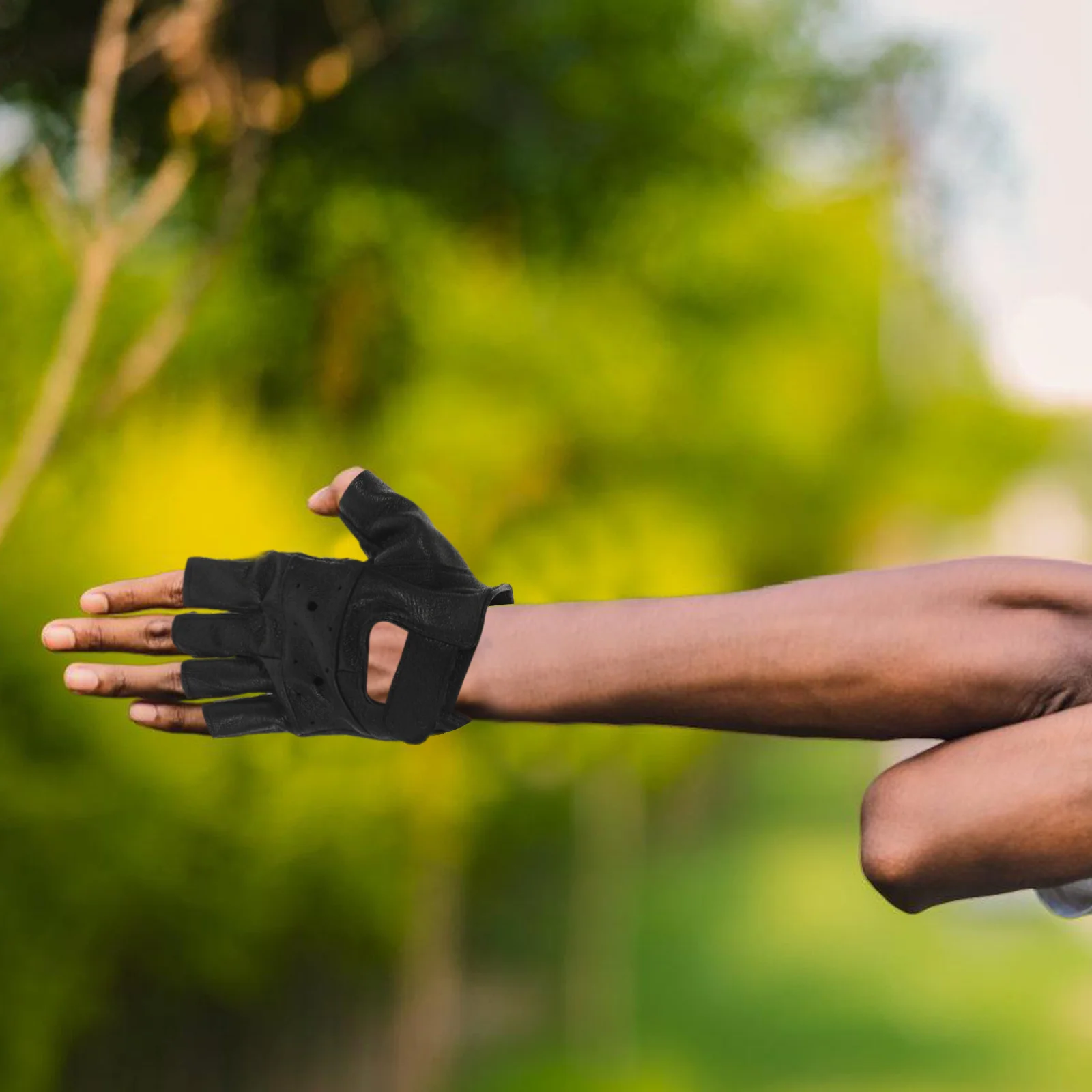 1Pair Breathable Half-Finger Gloves Anti-Slip Cycling Gym Fitness Workout Weight Lifting Men Women Sports Gear