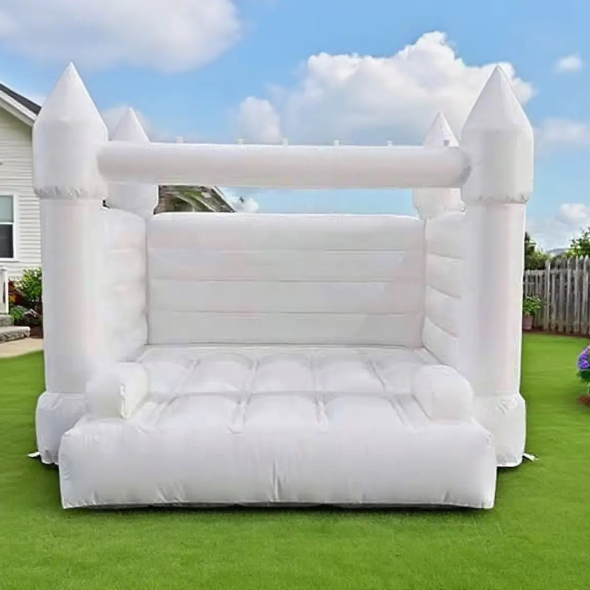 

inflatable white bounce house jumping castle soft amusement facility with Birthday gift 1-6 years old PVC children's toy castle