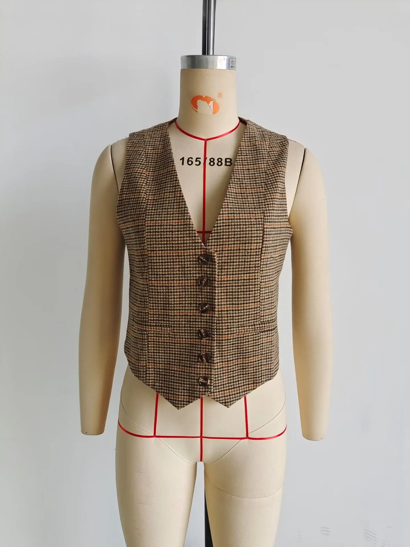 BWQ 빈티지 브라운 체크 무늬 여성 블레이저 민소매 브이넥 버튼 자켓 Fahison 2023 가을 겨울 오피스 레이디 블레이저