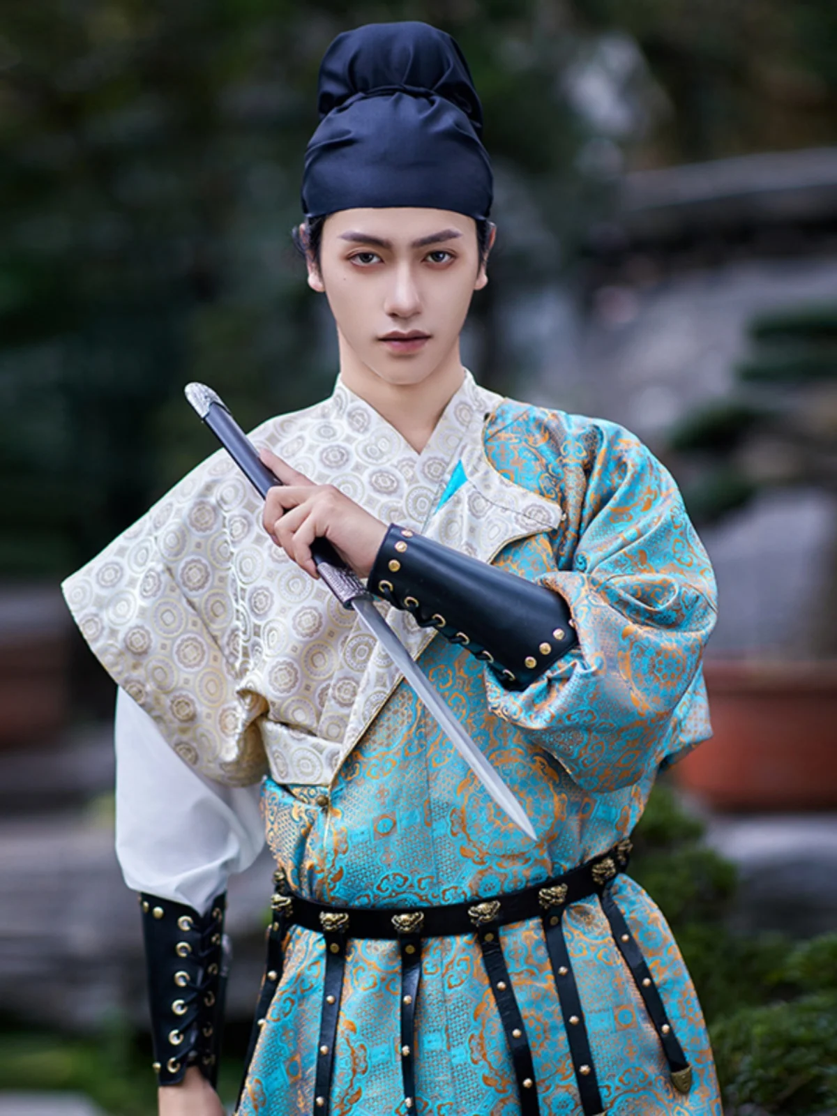 Tang jacquard round neck robe men's Hanfu Spring and Autumn new warrior (set does not include hats and weapons)