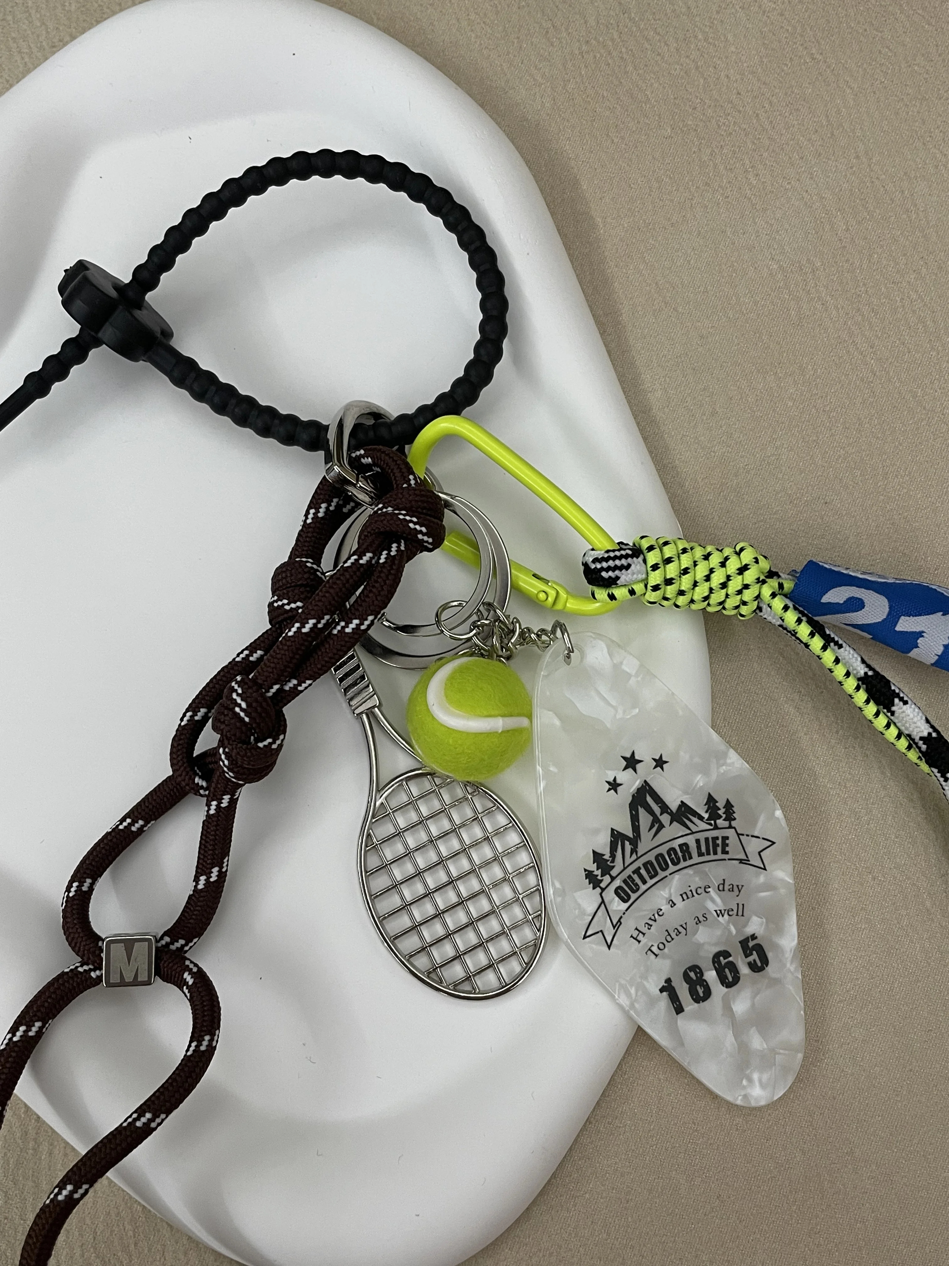 Original Designed Key Chain with Badminton Decor Sporty Style Bag Pendant Casual Cool Trendy Fashion Pendant