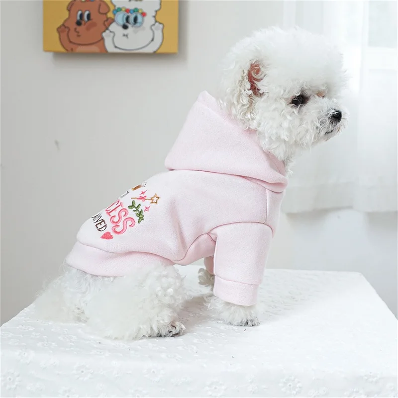 Sweat à capuche rose avec lettres brodées pour animal de compagnie, sweat-shirt doux pour chien et chat, adapté à la course à pied et à la marche à l'intérieur et à l'extérieur, automne et hiver