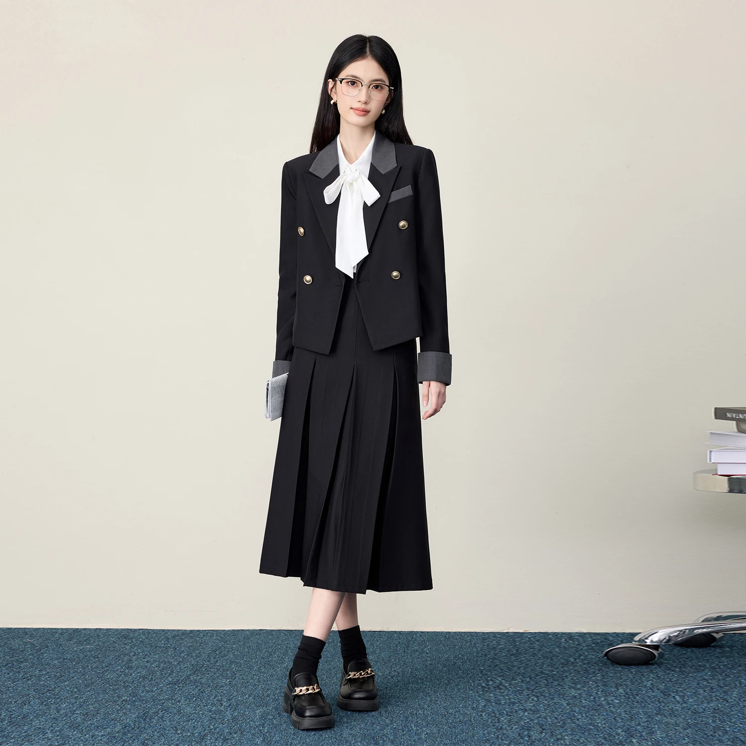 طقم بدلة نسائية أنيقة من NAVIU لخريف 2025 سترة جديدة احترافية مزدوجة الصدر بأكمام طويلة وتنورة ملابس عمل للسيدات في المكتب