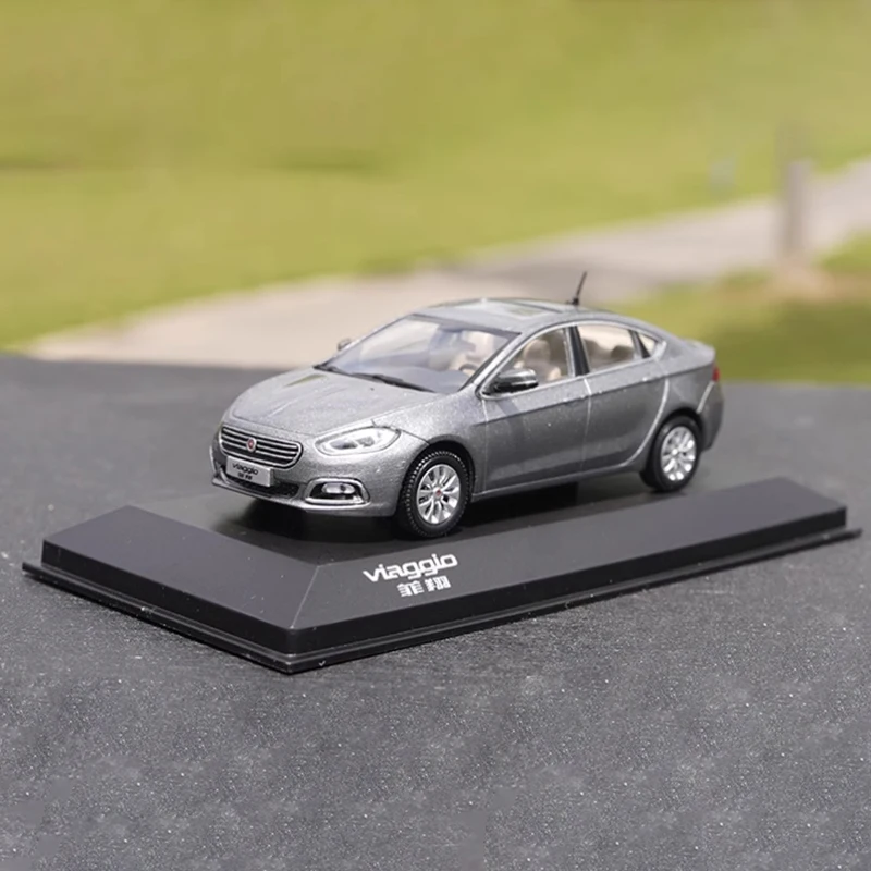 Diecast Viaggio 합금 자동차 모델 완제품 시뮬레이션 장난감 컬렉션 선물 장식 정적 모델 디스플레이, 1:43 체중계