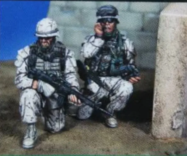 1:35 Resin Model Soldiers Need Manual Painting Model Assembly Kit 8 People Without Scene