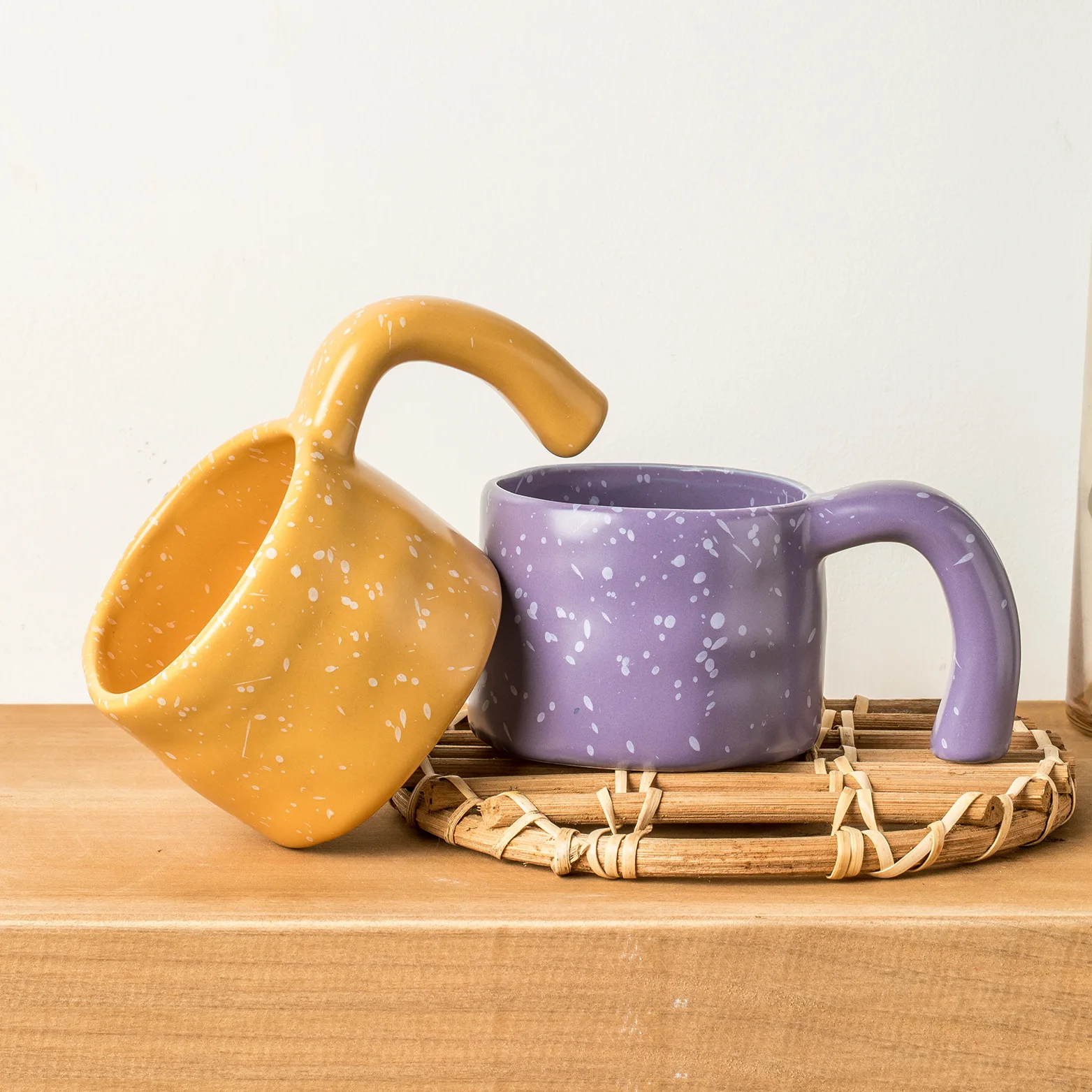 260ml Ceramic Mug Home Office Gifts Korean Japanese Nordic Simple Curved Moon Handle Single Cup Coffee Cup Water Cup