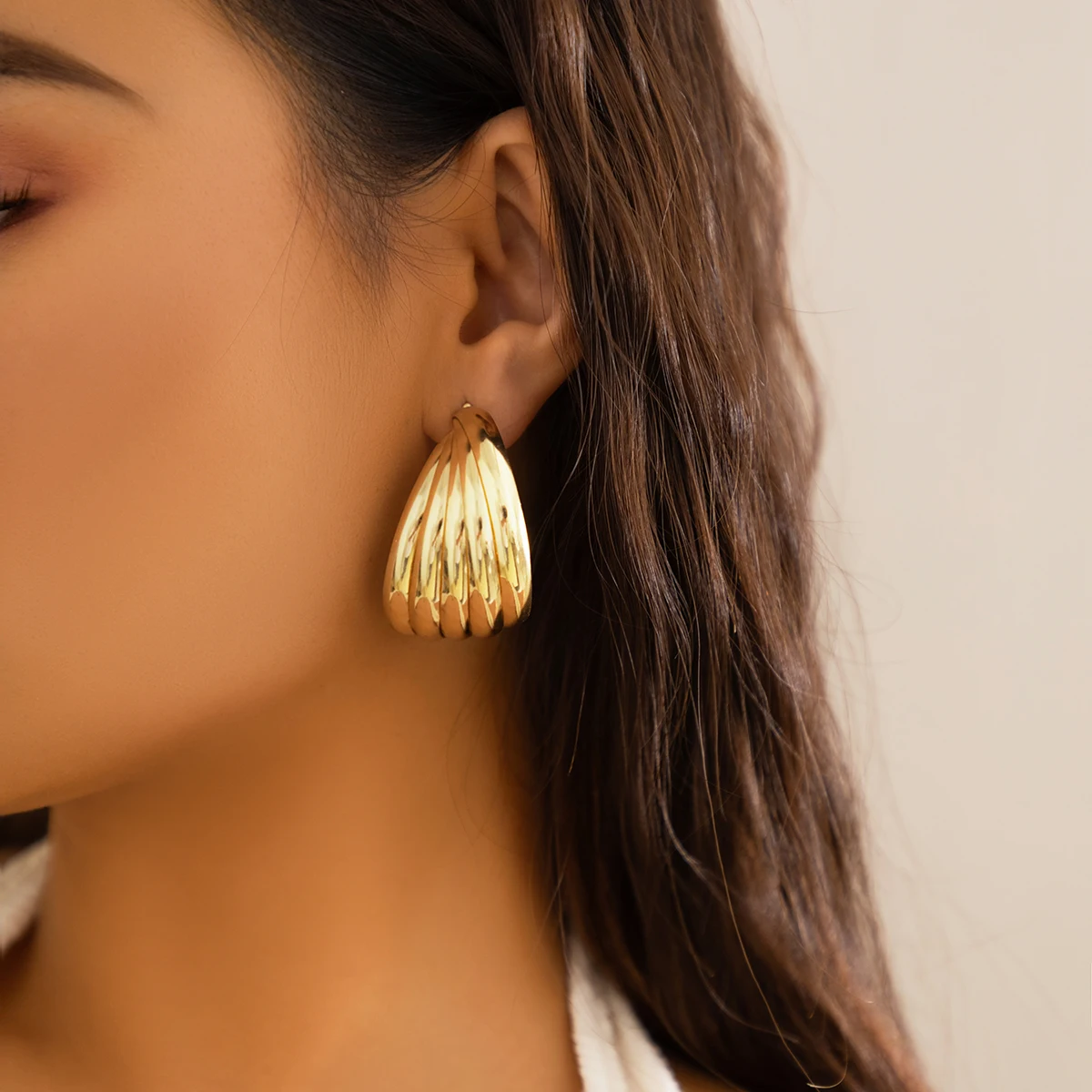 IngeSight.Z Exaggerated Punk Metal Stripe C-Shaped Hoop Earring for Women Hip-Hop Geometric Gold Color Earring Party Jewelry