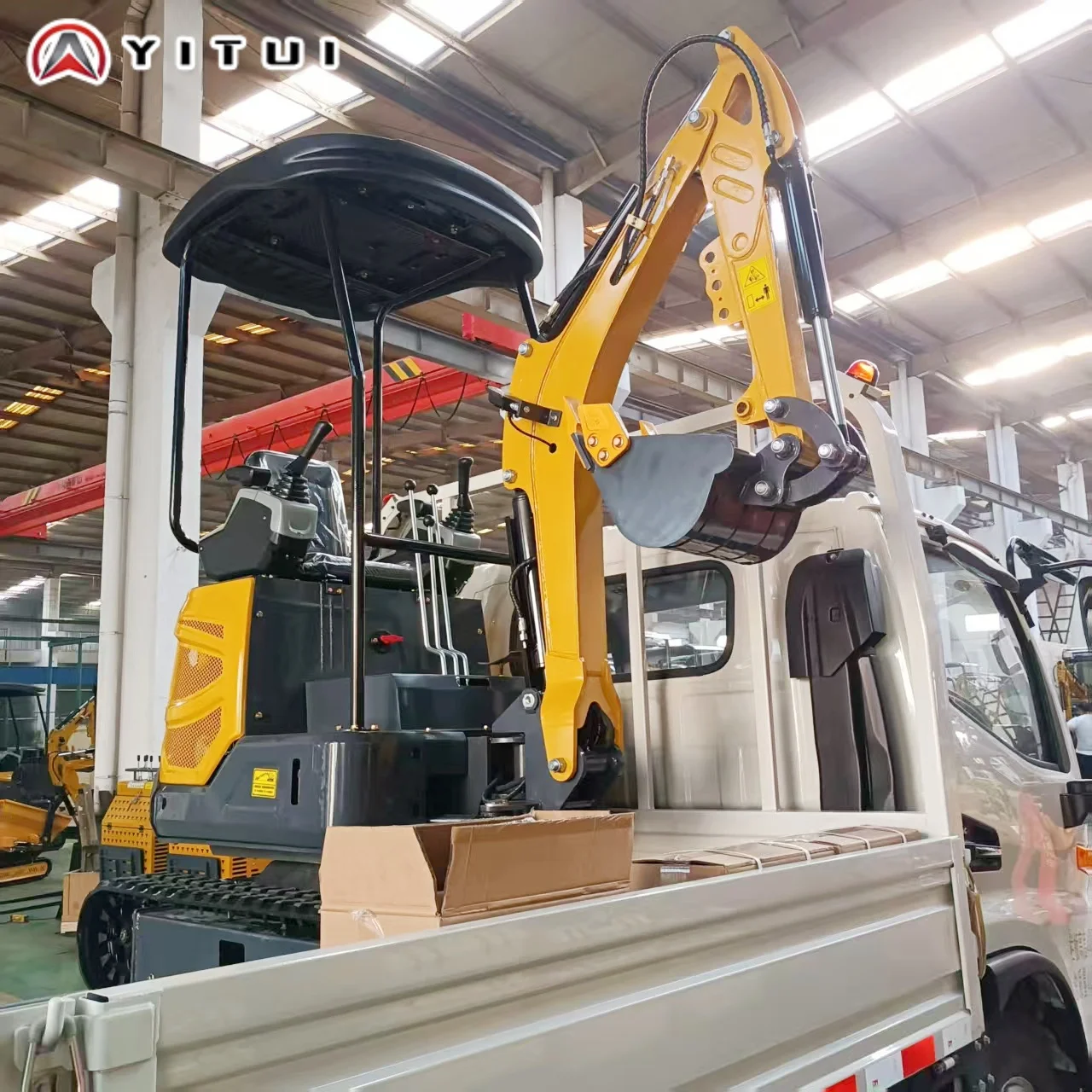 حفارة هيدروليكية صغيرة (1 طن) حفار زاحف آلات بناء مدمجة فعالة للوقود لمزرعة الحديقة حسب الطلب