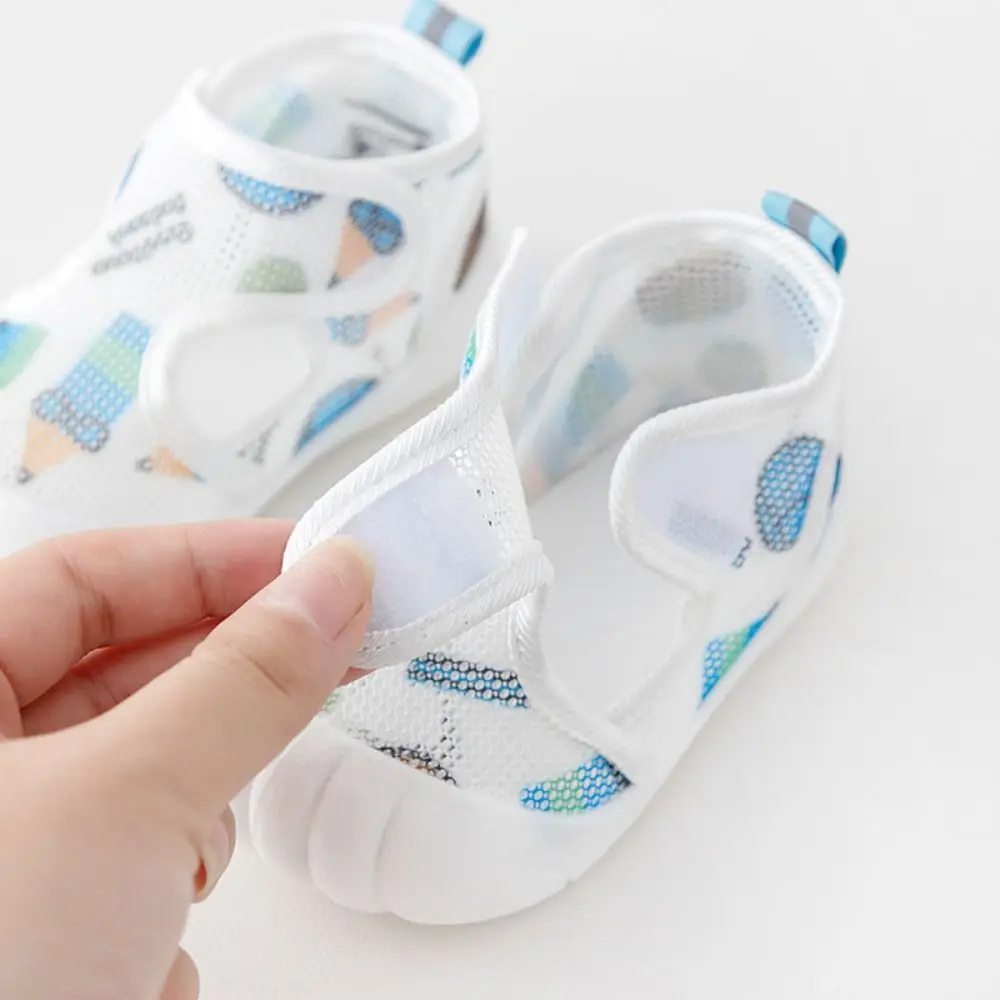 Vrijetijdsschoenen Ademende babysandalen Air Mesh Comfortabele eerste wandelaars Zachte zool Flexibele babyschoenen Outdoor