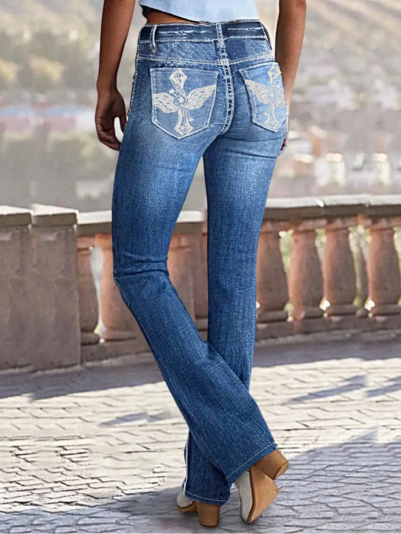 

Женские джинсы с завышенной талией, темно-синие расклешенные джинсы с завышенной талией и вышивкой «Крила ангела».