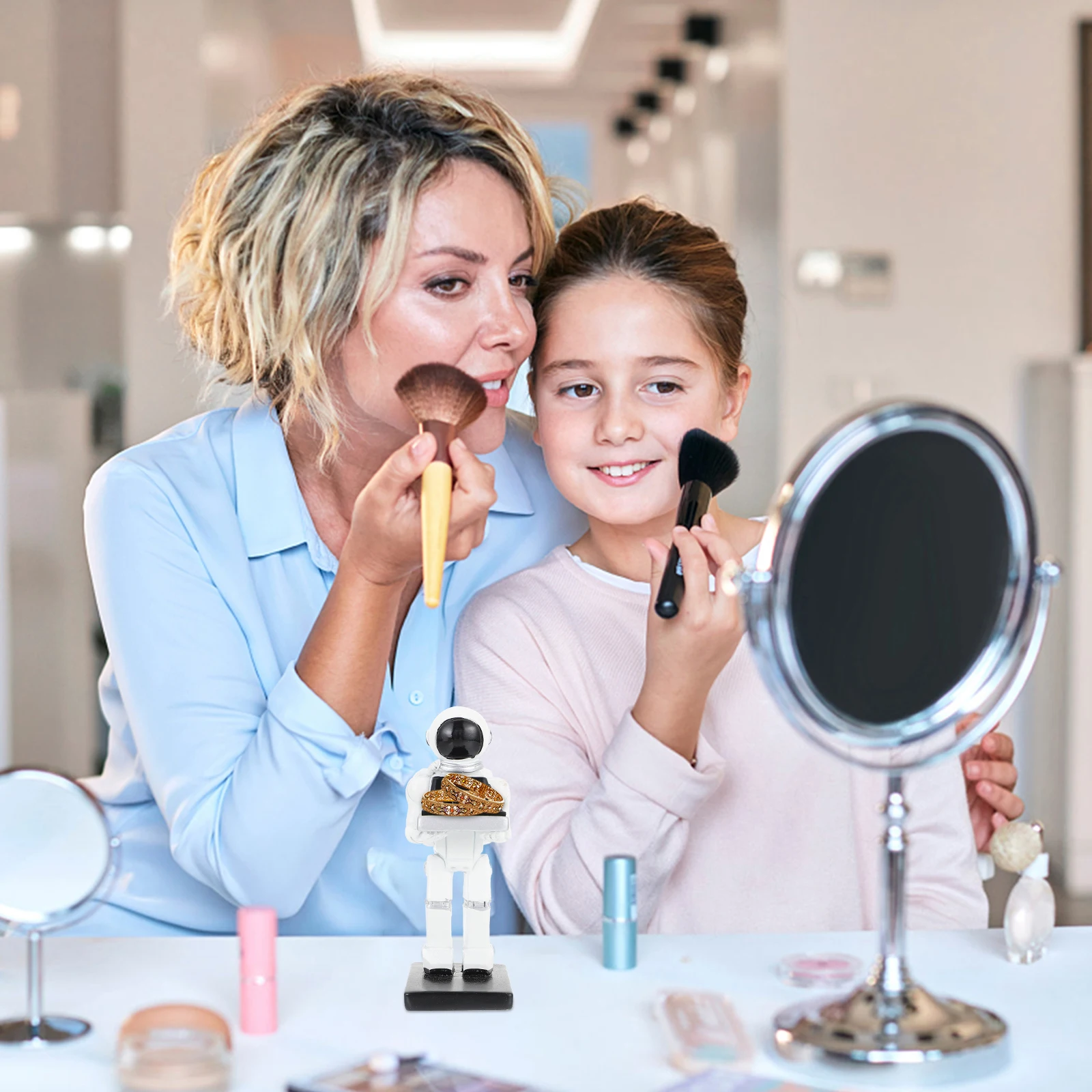 

Watch Display Resin Astronaut Shape Jewelry Showcase St for Watches Bracelets Watch Display St Storage Holder