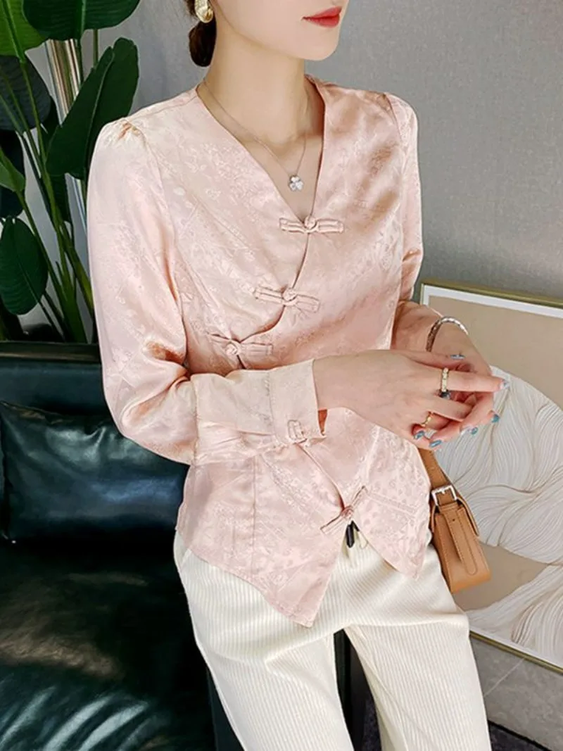 

Chinese Style Jacquard Buckle V-neck Shirt Women 2025 New Spring Design Sense Women's Long Sleeved Slim Fit Retro Small Blouse