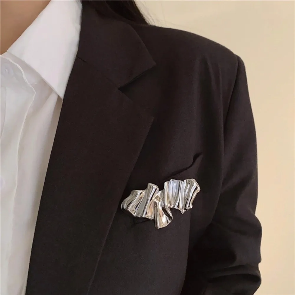 Abstract Irregular Brooches Gold Plated Silver Color Geometric Brooches Waterproof Metal Lapel Pins Jewelry Accessories