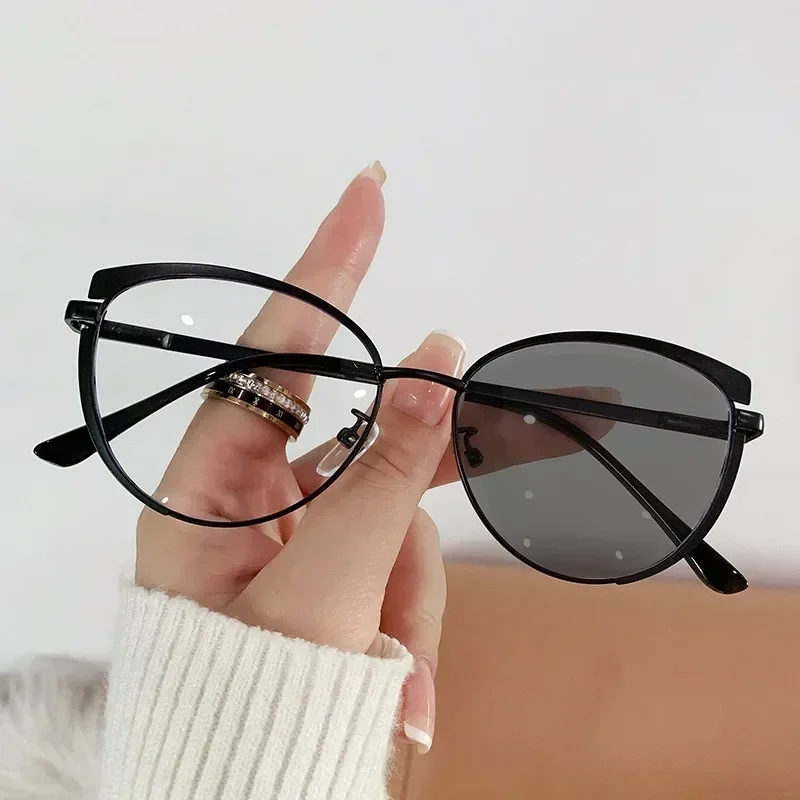 Fashion Vintage Anti Blue Light Photochromic Glasses Women Cat Eye Triangle Color Change Sunglasses Eye Protection Spectacles