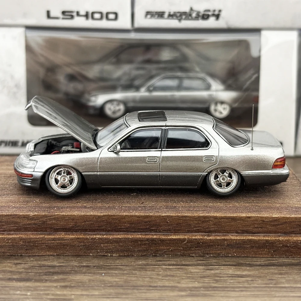 

LS400 Fine Works 1:64 Sliver Grey Color Diecast Stocks Model Car